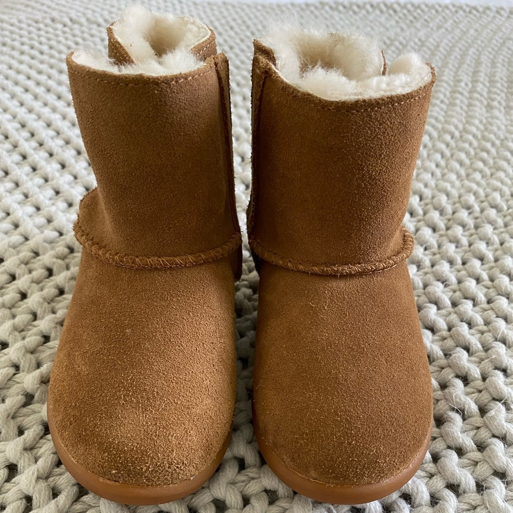 Baby size 7 ugg boots